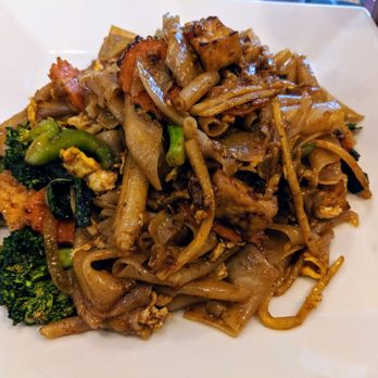 Thai Chef - Drunken Noodle - Thai Near Me - Fort Walton Beach, Florida