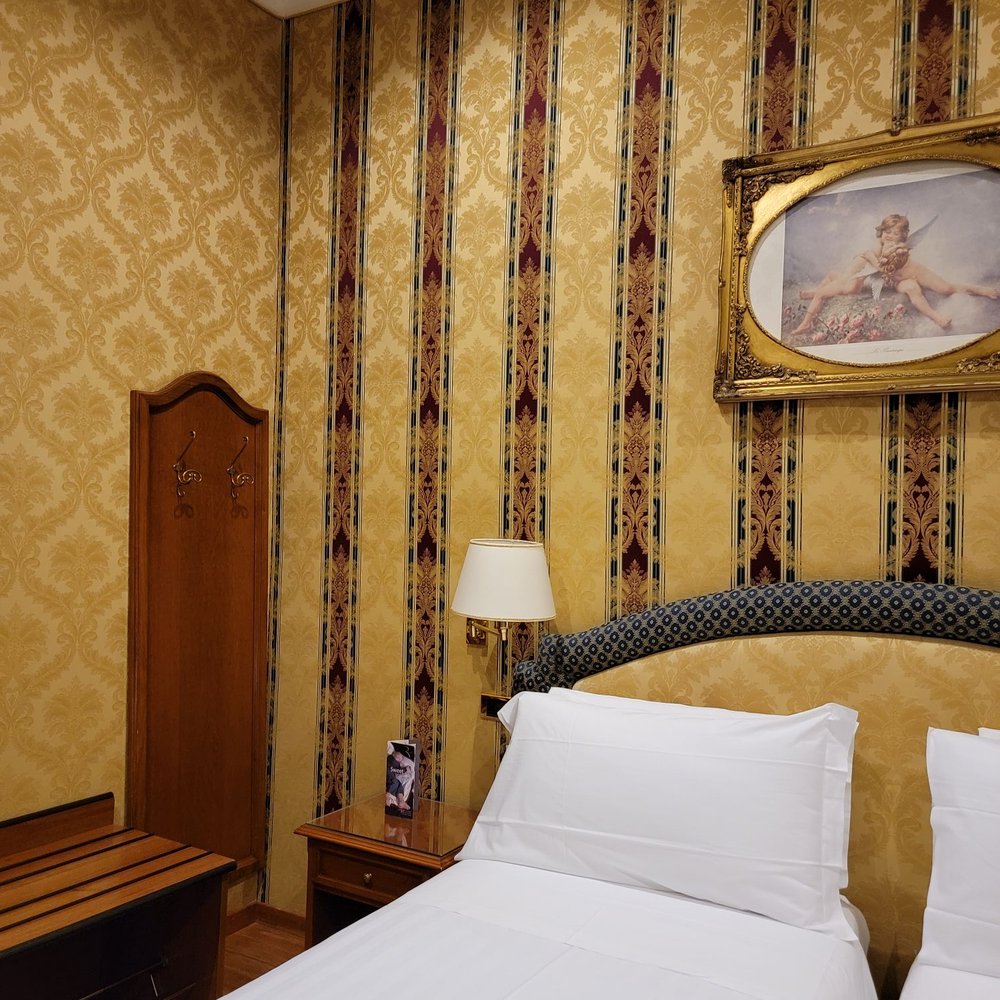 Hotel Raffaello - Bedroom - Hotels Near Me - Rome, RM