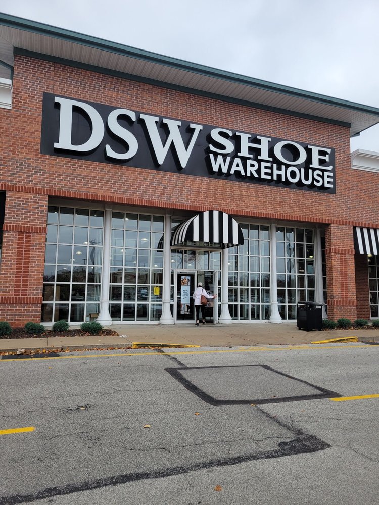 DSW DESIGNER SHOE WAREHOUSE Updated September 2024 30 Photos & 37