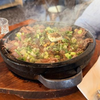 Me Va Con Vietnamese Kitchen - Sizzling Brisket - Vietnamese Near Me - Oakland, California Me Va Con Vietnamese Kitchen - Sizzling Brisket - Vietnamese Near Me - Oakland, California