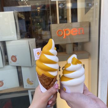 Butter Baker - Fresh mango sorbet + Vanilla swirl - Patisserie/Cake Shop Near Me - Toronto, Ontario Butter Baker - Fresh mango sorbet + Vanilla swirl - Patisserie/Cake Shop Near Me - Toronto, Ontario