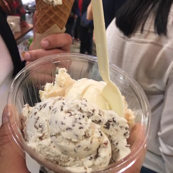 Kilwins Ice Cream - Chocolate - Fudge - Toasted coconut and turtle cheesecake - Chocolatiers & Shops Near Me - St. Augustine, Florida
