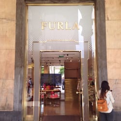 Furla - Entrance at the back of the duomo