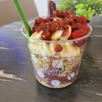 Berry Divine - d-Lite RED ROCK SOFT SERVE - Acai Bowls Near Me - Tempe, Arizona