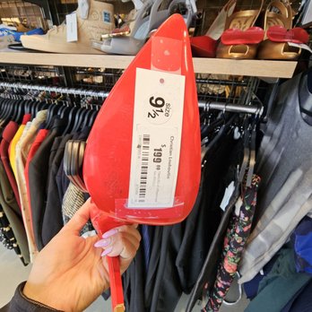 2nd Street - Long Beach - FAKE LOUBOUTIN! - Used, Vintage & Consignment Near Me - Long Beach, California
