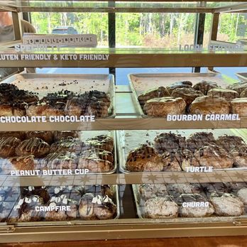 Parlor Doughnuts - Donut Case - Coffee & Tea Near Me - Okatie, South Carolina