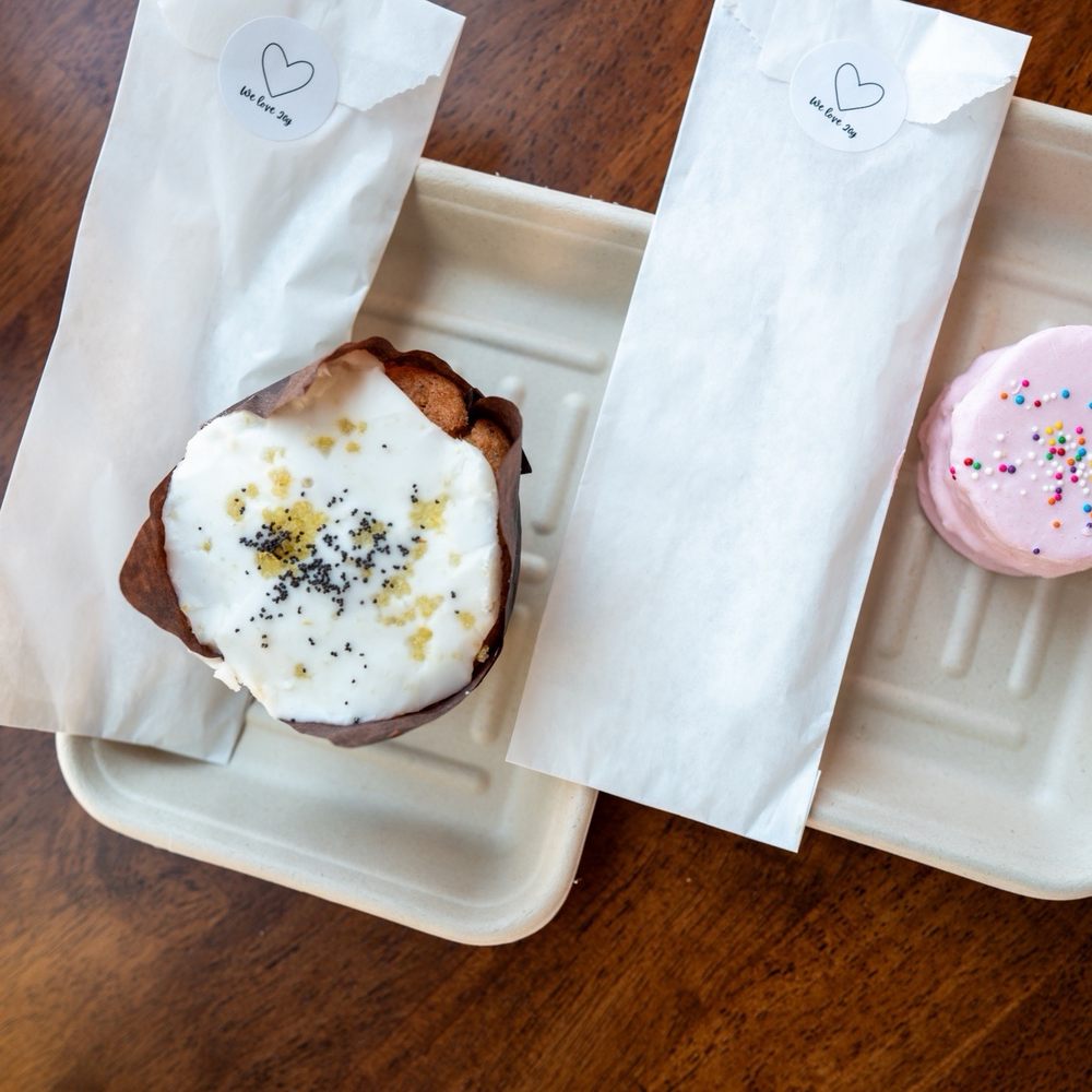 20g - Pastries (lemon poppy seed muffin and birthday cake) - Coffee & Tea Near Me - Los Angeles, California
