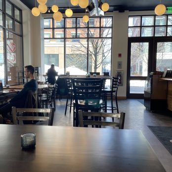 Stroll - Wine Bars Near Me - Portsmouth, New Hampshire