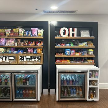 Hampton Inn by Hilton Youngstown-West I-80 - snack bar - Hotels Near Me - Youngstown, Ohio Hampton Inn by Hilton Youngstown-West I-80 - snack bar - Hotels Near Me - Youngstown, Ohio