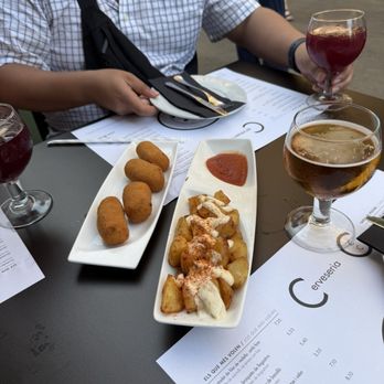 Ciutat Comtal - Papas bravas and Croquetas - Tapas Bars Near Me - Barcelona, B