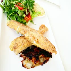 Bush Devine Cafe @Paulette Wines - Gluten-free fish with a potato fritata