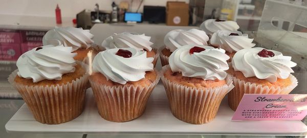 Lil’ Cakes & Creamery by null