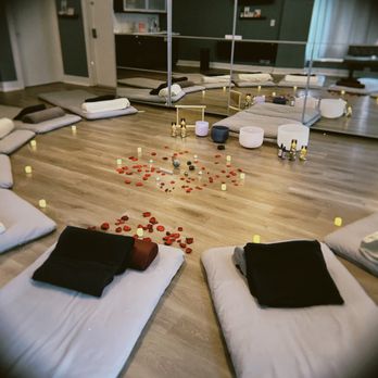 HippieGirlfriend Studio - Reiki Near Me - Chicago, Illinois HippieGirlfriend Studio - Reiki Near Me - Chicago, Illinois