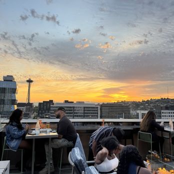 Altitude Sky Lounge - Lounges Near Me - Seattle, Washington