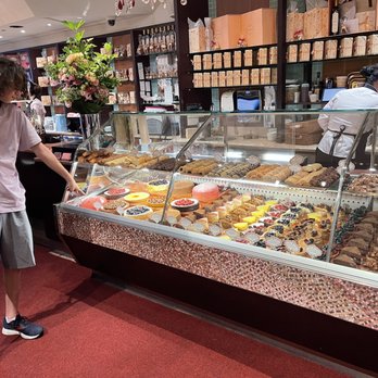 Sant Ambroeus Madison - Dessert counter - Italian Near Me - New York, New York Sant Ambroeus Madison - Dessert counter - Italian Near Me - New York, New York