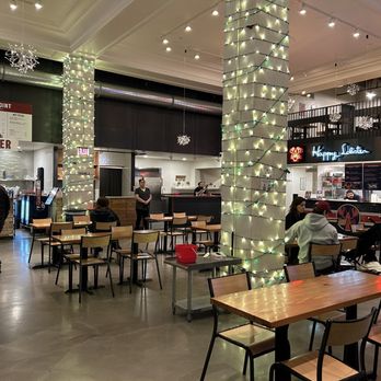 Washington Hall - Food Court Near Me - Chicago, Illinois