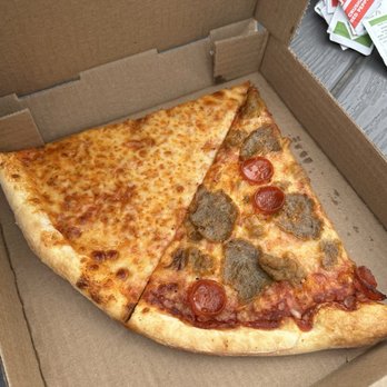Flippin' Pizza - Cheese and triboro pizza - Pizza Near Me - Vista, California