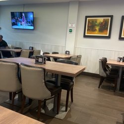 Perú Chicken - Dining room
