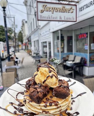 Jacqueline's by null