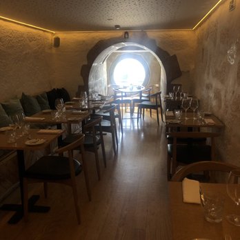 Terra Nova Restaurante - Upstairs seating - Seafood Near Me - Porto, 13 Terra Nova Restaurante - Upstairs seating - Seafood Near Me - Porto, 13
