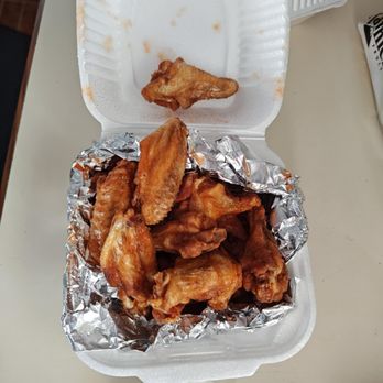Fat Boys - "20" wings (there were only 15) that all fit inside a burger box - Burgers Near Me - South Bend, Indiana Fat Boys - "20" wings (there were only 15) that all fit inside a burger box - Burgers Near Me - South Bend, Indiana