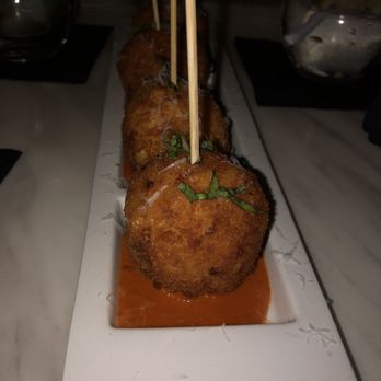 Sugar Factory Foxwoods - Mac bites - American Near Me - Mashantucket, Connecticut