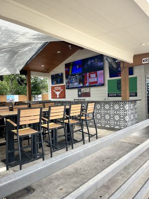 Finley's Round Rock by null