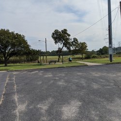 Carver Park - Parking and picnic at Carver Park, Cleburne