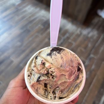 Bmore Licks - Cubano coffee Oreo! - Ice Cream & Frozen Yogurt Near Me - Baltimore, Maryland