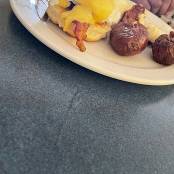 Biscuits - Biscuit Benedict - Breakfast & Brunch Near Me - Oak Bluffs, Massachusetts