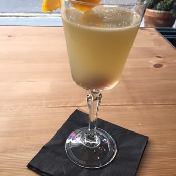 Zozimus Bar - Cocktail Bars Near Me - Dublin, D