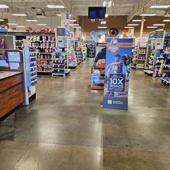 PetSmart - Inside the store - Pet Groomers Near Me - Northridge, California PetSmart - Inside the store - Pet Groomers Near Me - Northridge, California