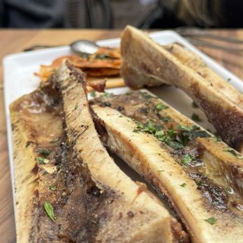 Volo Restaurant Wine Bar - Roast Bone Marrow - New American Near Me - Chicago, Illinois Volo Restaurant Wine Bar - Roast Bone Marrow - New American Near Me - Chicago, Illinois