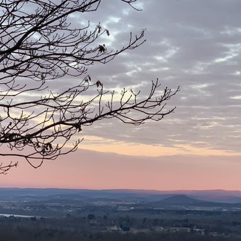 The Iris Inn - Sunrise January 2021 - Hotels Near Me - Waynesboro, Virginia The Iris Inn - Sunrise January 2021 - Hotels Near Me - Waynesboro, Virginia
