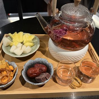 Yue Spa - 玫洛月华: rose, jujubi,roselle, lemon, hawthorn,rock sugar - Foot Care Near Me - Unionville, Ontario Yue Spa - 玫洛月华: rose, jujubi,roselle, lemon, hawthorn,rock sugar - Foot Care Near Me - Unionville, Ontario