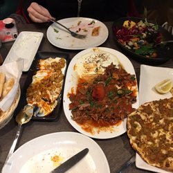 Gökyüzü - Iskender, one lahmacun, and one manti