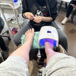 Swan Nails Salon - Uneven!