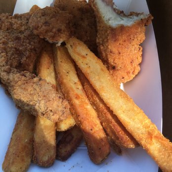 Claws - Kids order chicken tenders - Seafood Near Me - Rockland, Maine Claws - Kids order chicken tenders - Seafood Near Me - Rockland, Maine