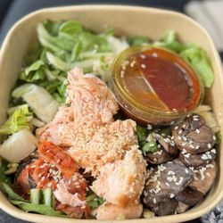 Sprouts Farmers Market - Garlic sesame salmon bowl