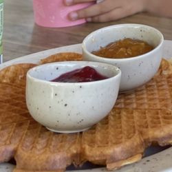 Strandvillans Cafe - Super crunchy waffles