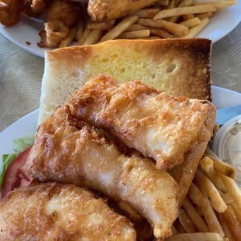 Barbara's Fishtrap - Calamari and Fish of the Day Sandwich - Seafood Near Me - Half Moon Bay, California