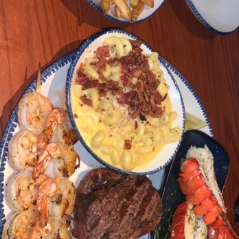 Red Lobster - Steaks 7 oz. Sirloin, Fire-Grilled Shrimp Skewers, Maritime Lobster Tail, bacon Macaroni and Cheese - Seafood Near Me - Edmonton, Alberta