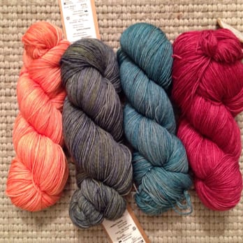 Lil Weasel - Indie dyed sock yarn. - Knitting Supplies Near Me - Paris, 75 Lil Weasel - Indie dyed sock yarn. - Knitting Supplies Near Me - Paris, 75