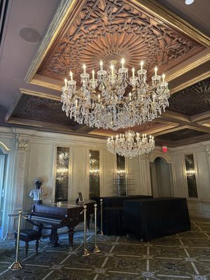 Grand Bohemian Lodge Asheville, Autograph Collection by null