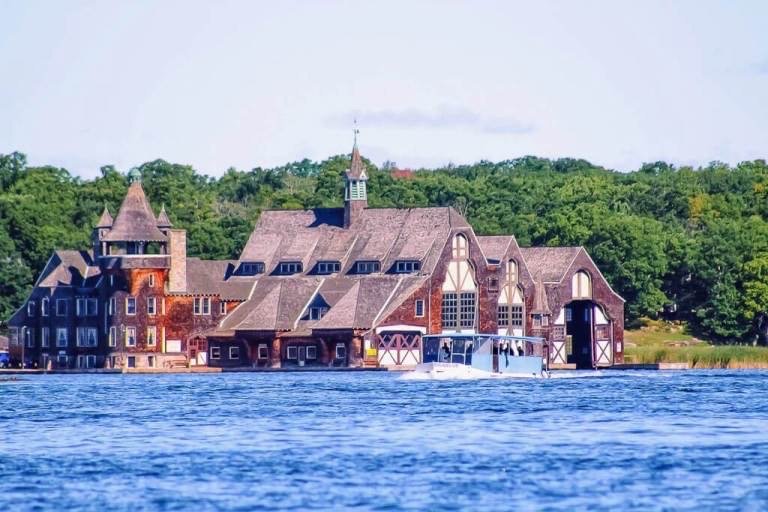 YACHT HOUSE Updated August 2024 22252 Boat House Rd, Wellesley