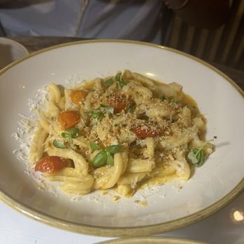 Hau Tree - fresh tomato pasta - Seafood Near Me - Honolulu, Hawaii