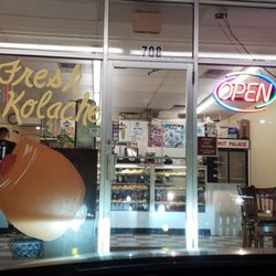 Donut Palace - Open super early :)