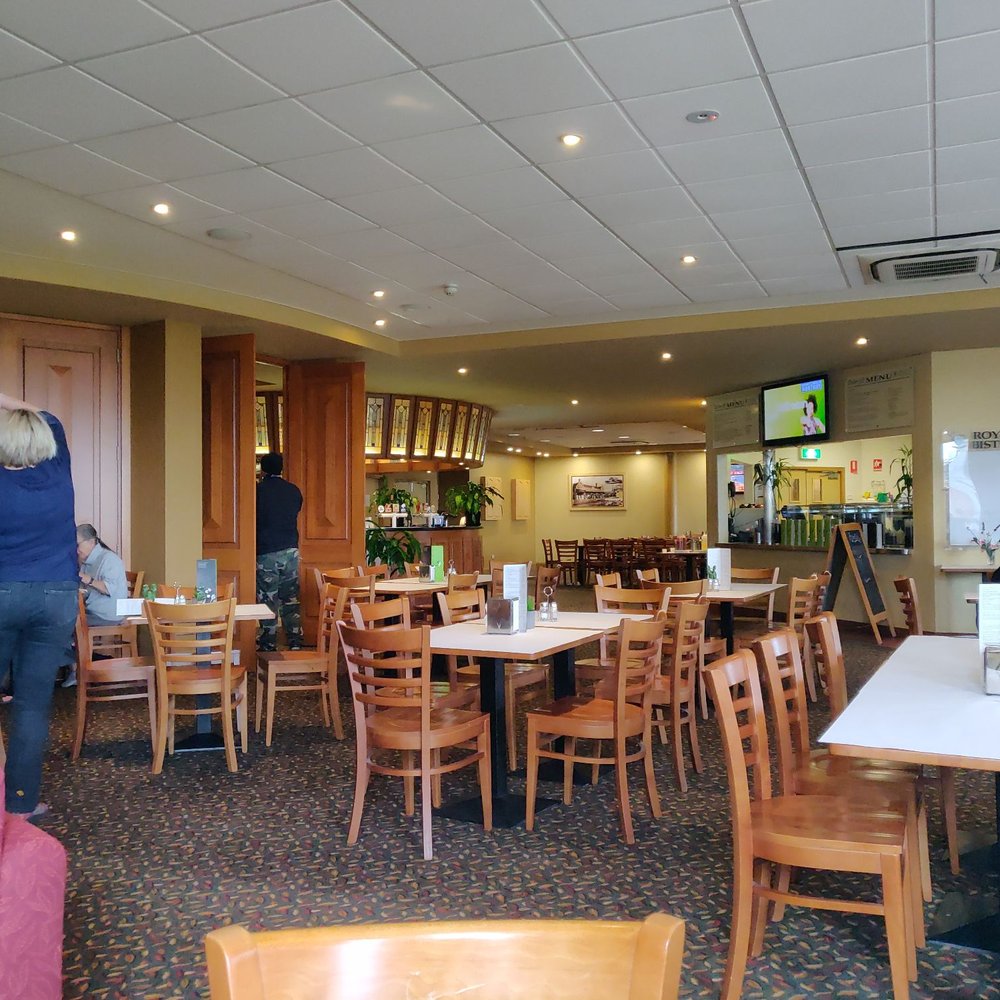 Royal Hotel - Hotels Near Me - Springwood, NSW