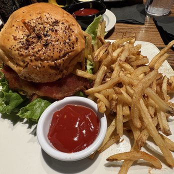 Timberwood Grill - Bacon Cheeseburger - Burgers Near Me - Pigeon Forge, Tennessee Timberwood Grill - Bacon Cheeseburger - Burgers Near Me - Pigeon Forge, Tennessee