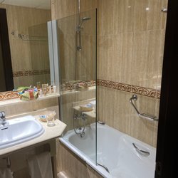Gran Hotel Cervantes - Great shower.